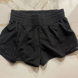 Lululemon Hotty Hot *High-Rise 2.5”